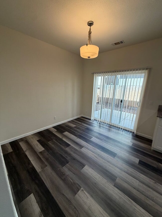 1327 Belmont Dr