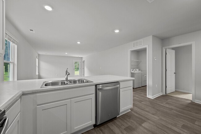 Photo - 2098 Course Ln