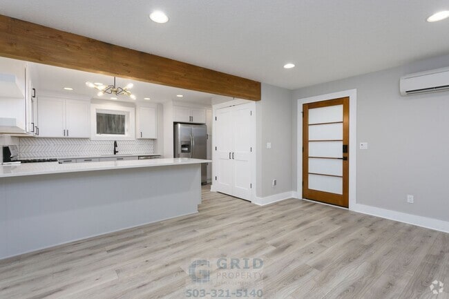 Building Photo - GPM670 - SE 35th Pl (T2) Unit B Rental