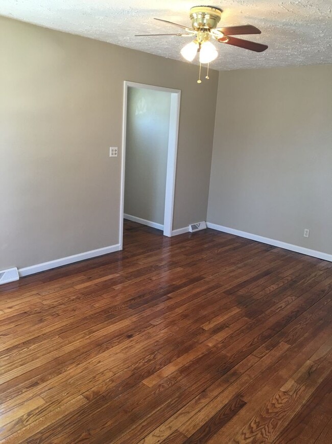 Photo - Updated 3 bedroom Single Family Home For Rent!