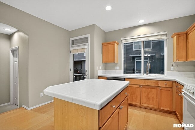 Photo - 2288 NW Oak Knoll Pl