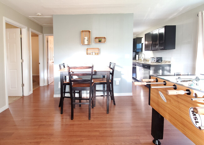 Photo - 1370 Quitman St House