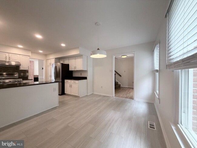 Photo - 7418 Crestberry Ln