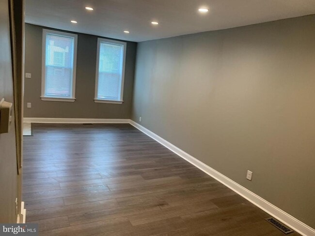 Photo - 1819 Sigel St