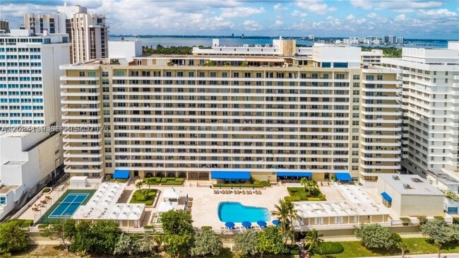 Building Photo - 5555 Collins Ave Unit 4P
