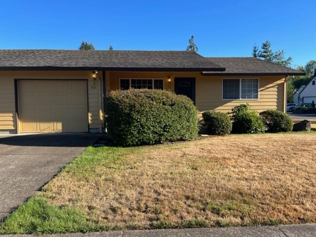 Building Photo - 2Bd/1.5Bath Single story duplex McMinnville Rental