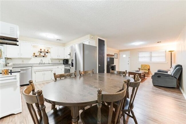 Photo - 3 Bed 1 Bath 1 Car in Bethany, OK PC Schools