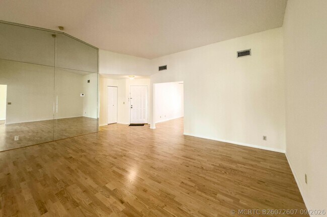 3362 Lucerne Park Dr