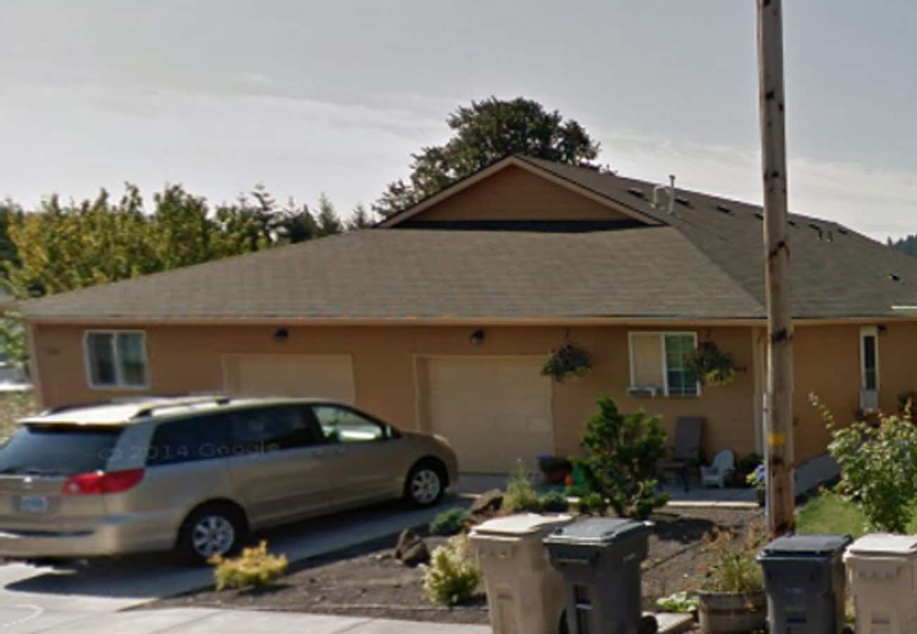 (870) College Street Duplex - 4 Bedroom / 2 Bathroom - (870) College Street Duplex - 4 Bedroom / 2 Bathroom Unit 504