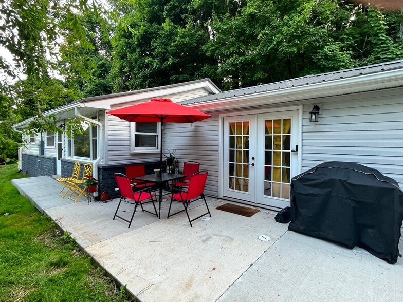 255 Cedar Hill Rd