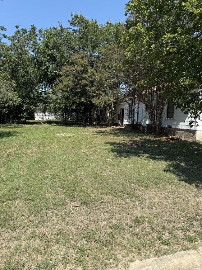 Photo - 301 Cloud St