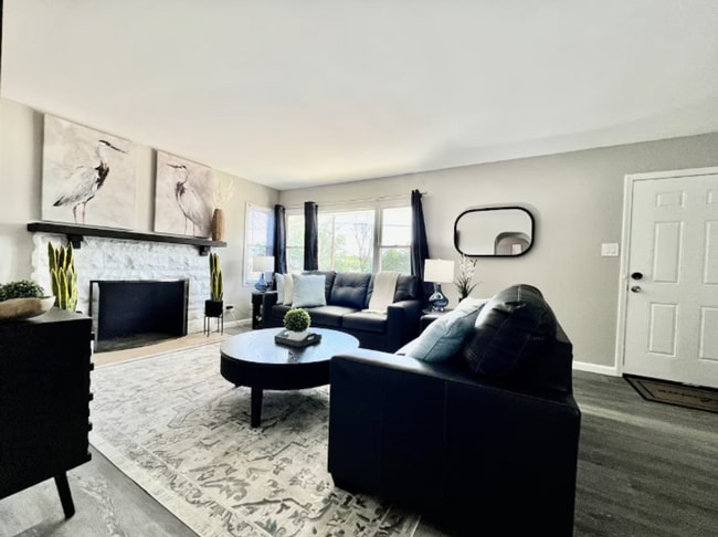 Building Photo - New Pool! Just vibes by the pool. Fully fenced yard