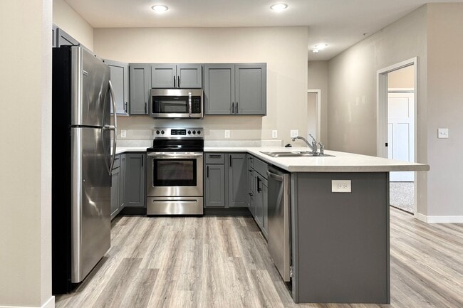 Photo - West Fifth Bldg. 02