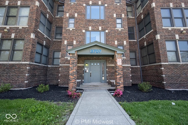 Photo - 3707 N Meridian St Unit 2b