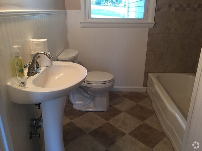 Building Photo - 8520 Garrison Drive Rental