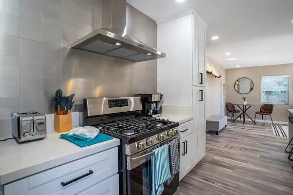 Photo - 3540 Quimby St