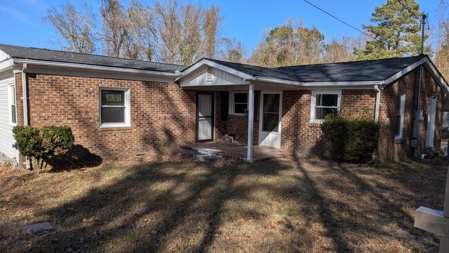 Front - 29 Elmon Gilchrist Ln