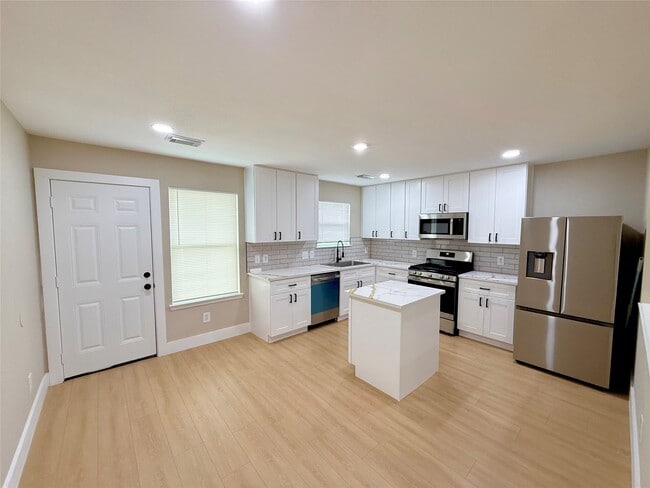 Photo - 3819 Banks Ridge Ln