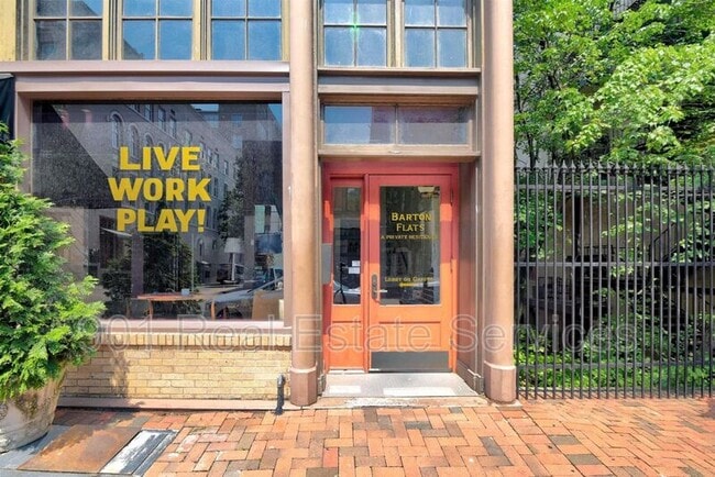 Building Photo - 50 Gayoso Ave Unit #204