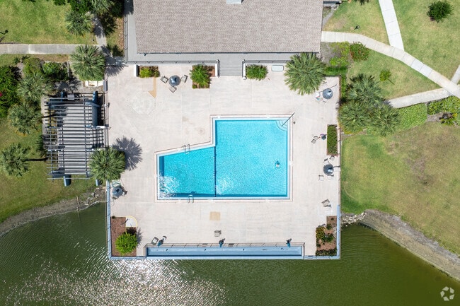 1 Escondido CIR Altamonte Springs, FL 32701 - Escondido Condominiums