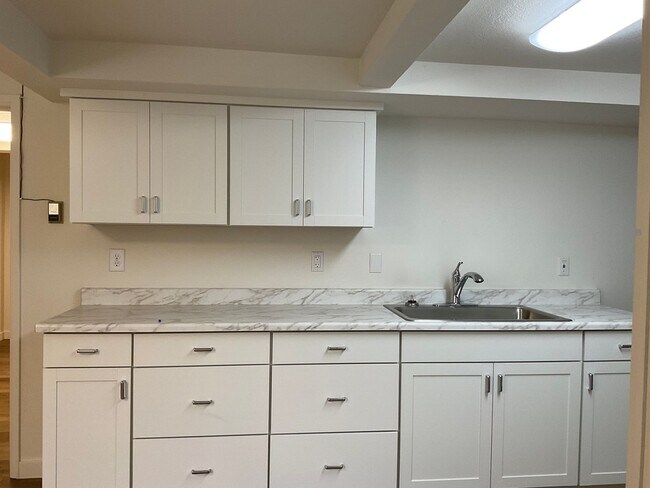 Photo - Refurbished  2 bedroom across from Idlewil...