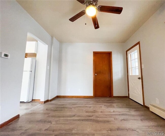 Photo - 1953 Falls St