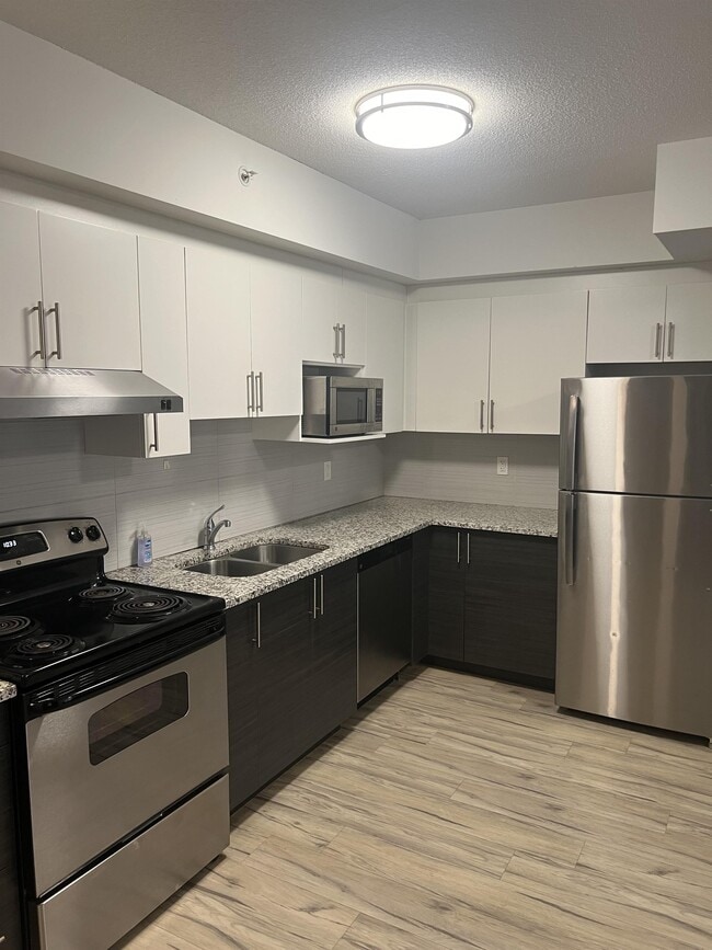 Photo - 258B-258B Sunview St