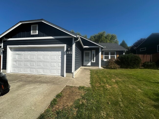 Building Photo - 3 bedroom 2 bath home in Green
