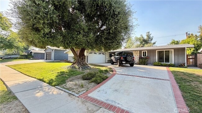 Photo - 22951 Austin St