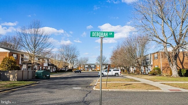 22 Deborah Ln Unidad D