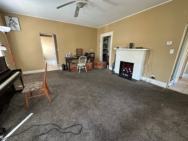Building Photo - 639 S Rotherwood Ave Unit A Rental
