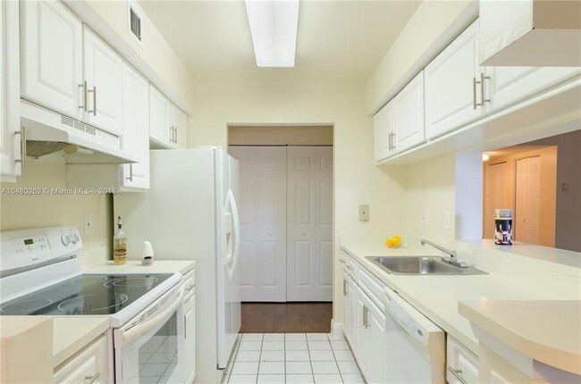 Photo - 9855 Westview Dr