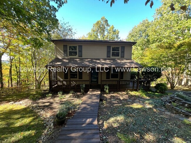 Photo - Nature Lover's Paradise in Serene Setting