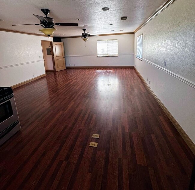 Building Photo - 835 H St Unit 1 Rental