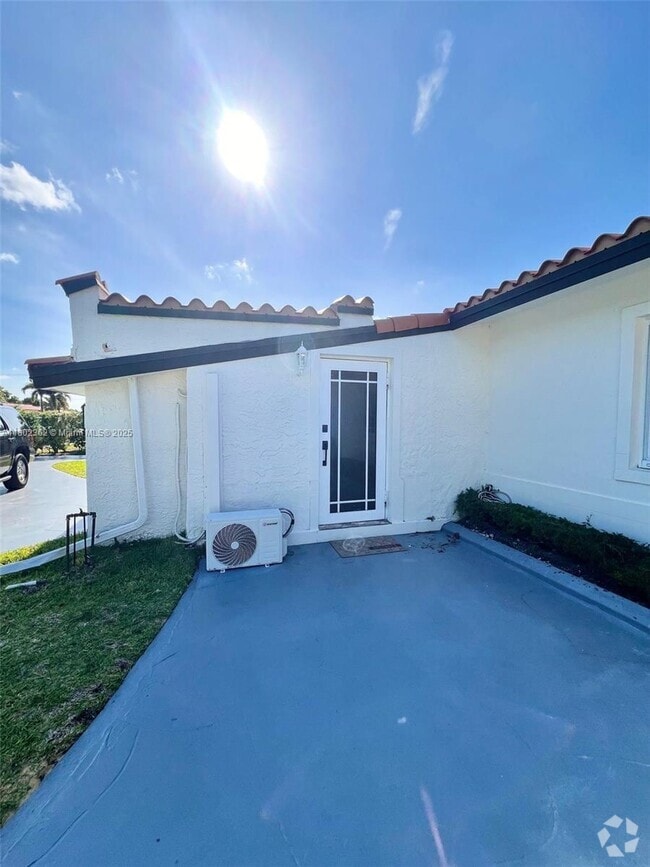 Building Photo - 8941 SW 20th St Unit A Rental