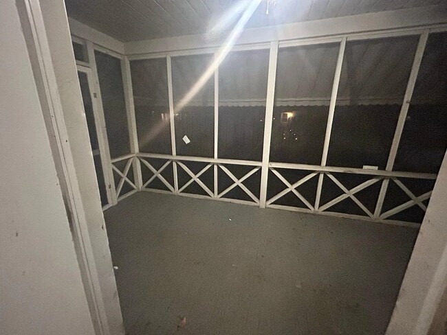 Photo - 2652 Merwyn Rd