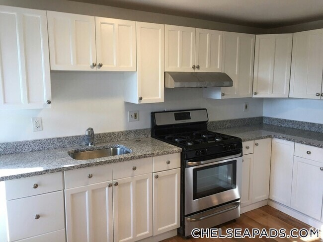 Building Photo - 77 Division St Rental