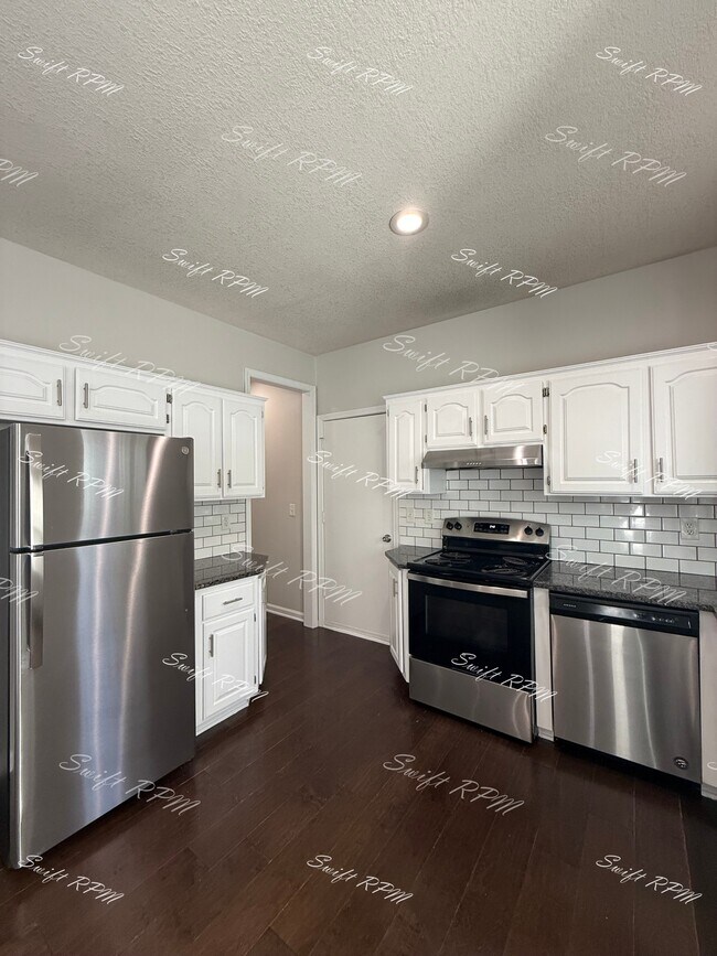 Photo - 15602 Maple St