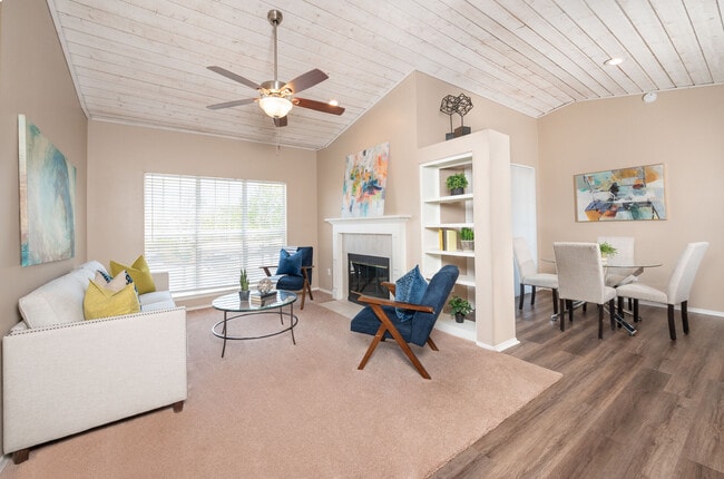 Photo - Estates On Frankford