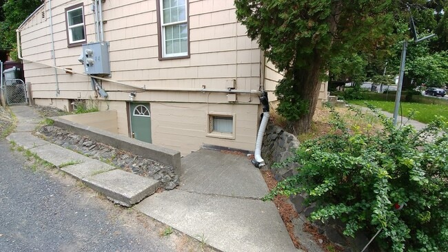 Photo - 1150 NE Harvey Rd Unit B