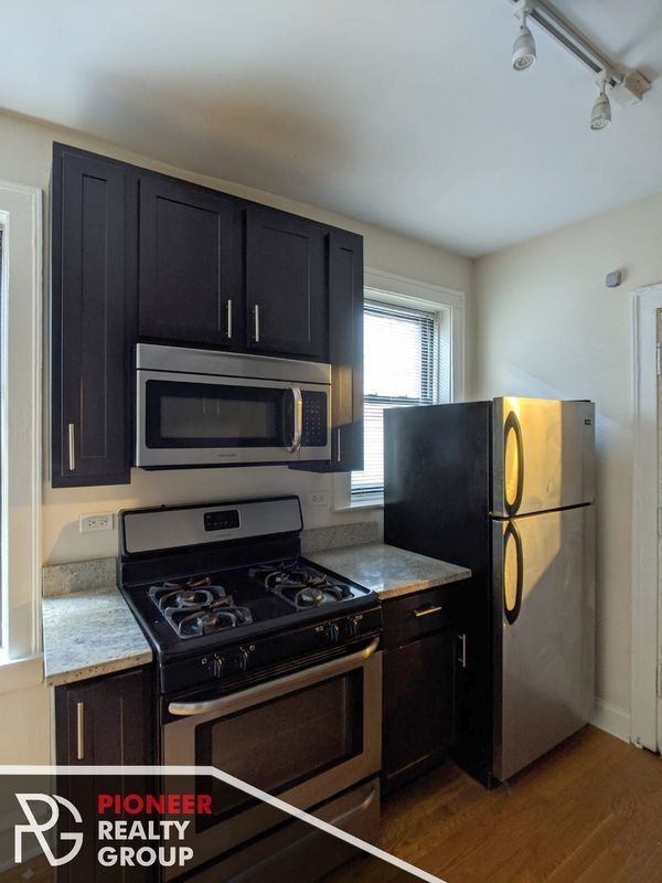 Photo - 4715 N Leavitt St Unit 2
