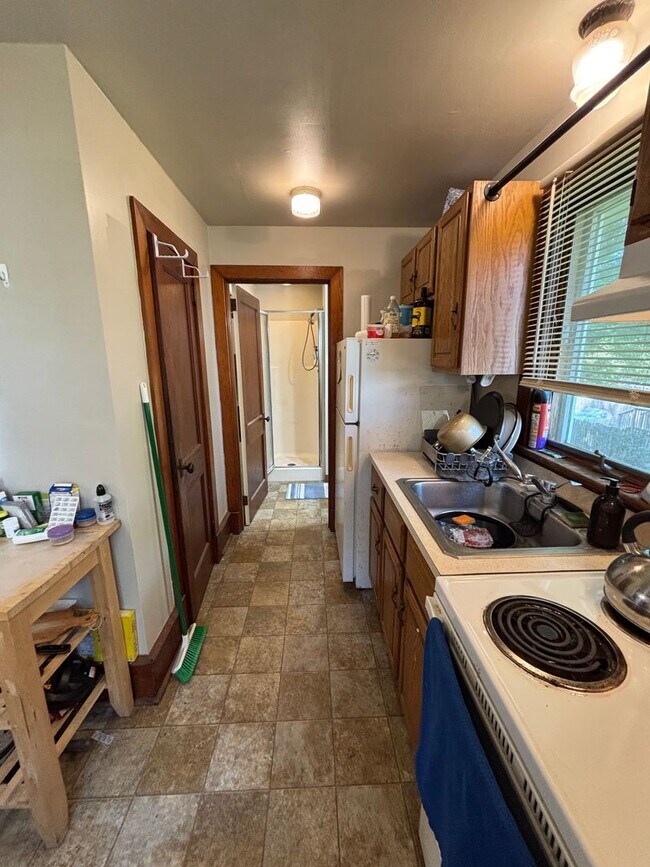 Photo - 194 Shewell Ave Unidad B