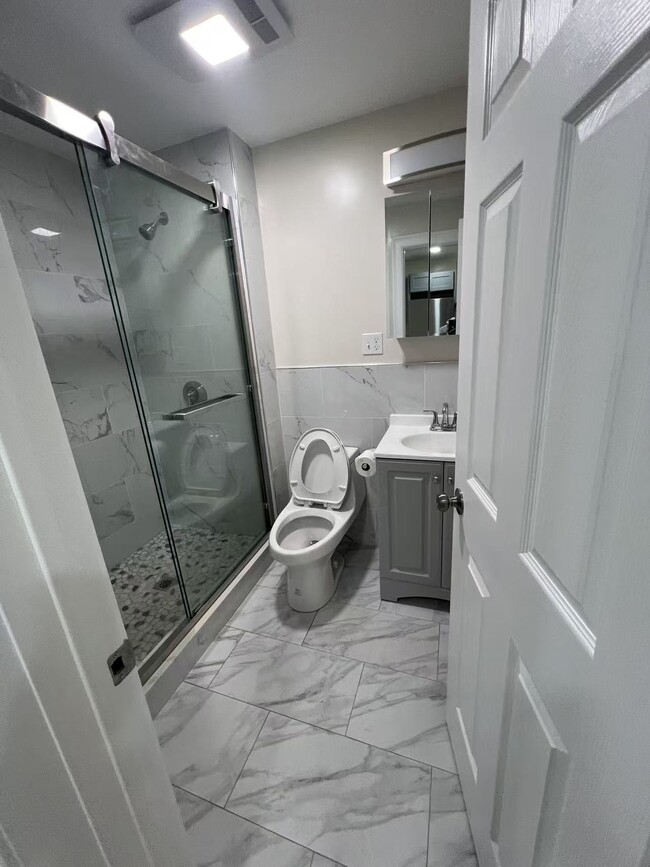 Bathroom - 17 Hudson St Unit 2