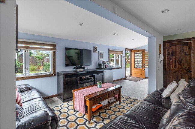 289 Cottage Walk