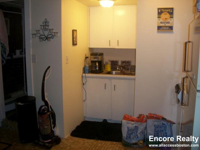 Photo - 40 Anderson St Unit B