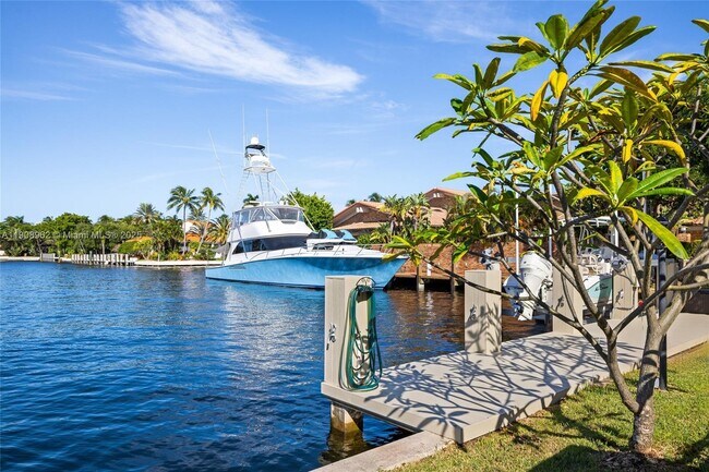 Photo - 70 Bay Colony Ln