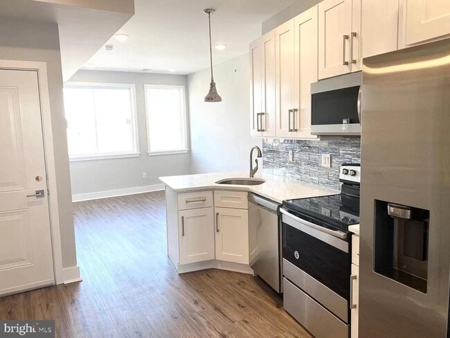 Photo - 2425 Frankford Ave