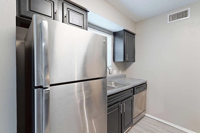 Photo - 531 Bedford Rd Unidad 129