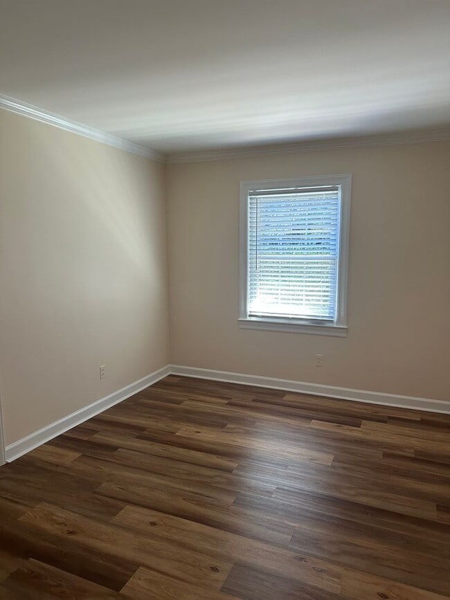 Photo - 2650 Grosvenor Pl Unit A