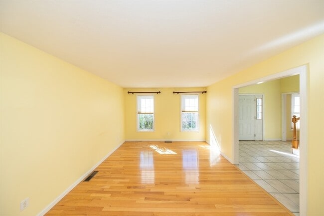 Photo - 469 Walnut St